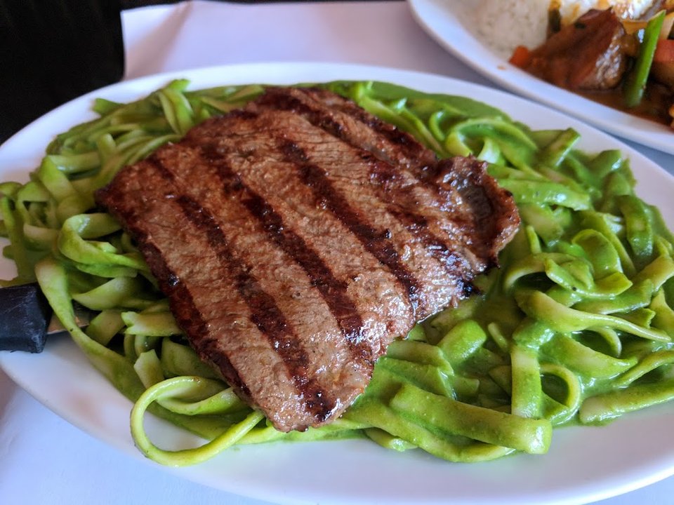 Tallarin Verde Con Bistec